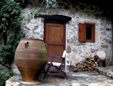 Βάλε το επώνυμό σου και βρες από πού-πραγματικά- κρατά η σκούφια σου!